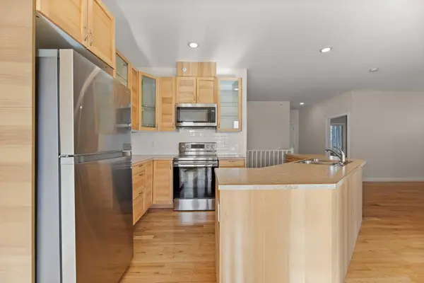 Olds, AB T2M0E4,42 Violet Close