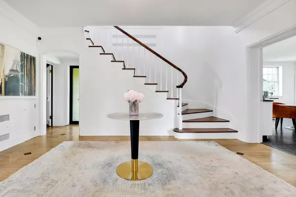 Rockcliffe Park, ON K1M 0T4,275 Mariposa AVE