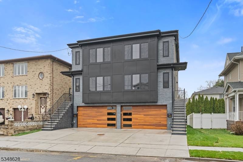 212 E Harriet Ave #B, Palisades Park Boro, NJ 07650
