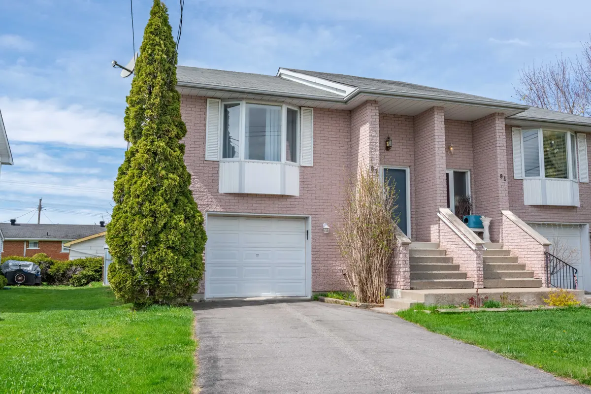 North Glengarry, ON K0C 1A0,87 Tonia ST
