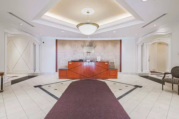 Toronto C02, ON M4W 3V8,980 Yonge ST #804