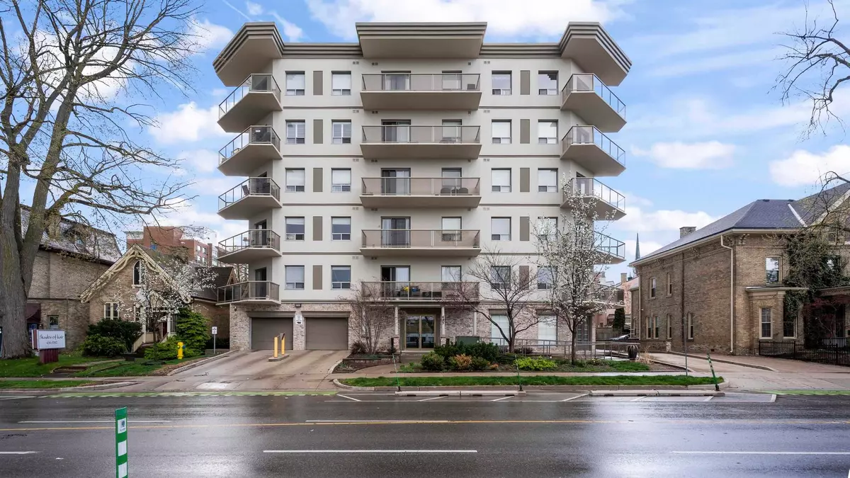 London East, ON N6B 2T2,435 COLBORNE ST #203