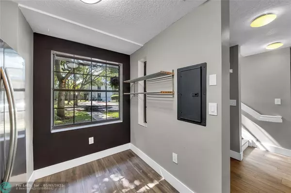 Fort Lauderdale, FL 33311,387 City View Dr #0