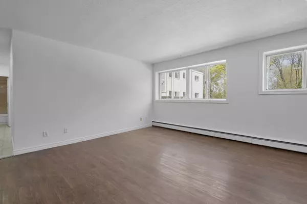 London South, ON N6J 2R4,25 Orchard ST #207