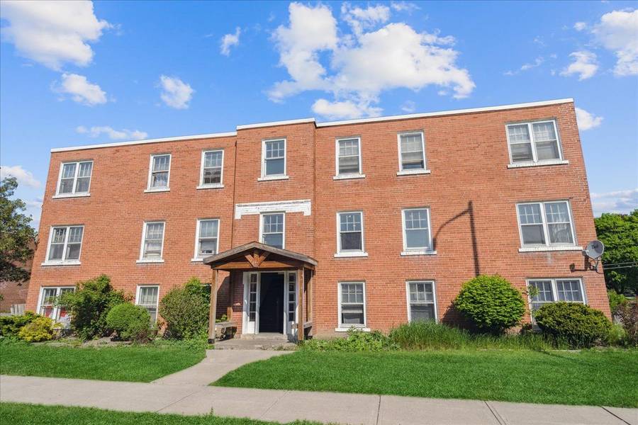 133 North Service RD E #6, Oakville, ON L6H 1A3