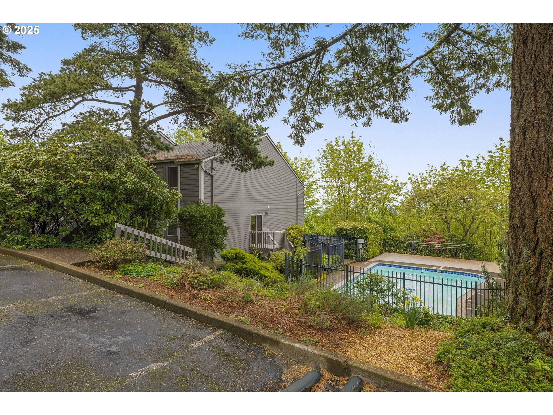 44 EAGLE CREST DR #19, Lake Oswego, OR 97035