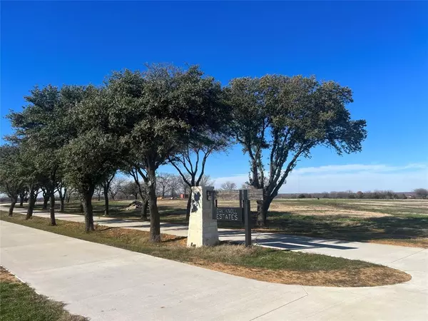 Tioga, TX 76271,904 Ray Roberts Way