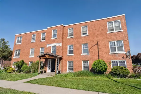 Oakville, ON L6H 1A3,133 North Service RD E #6
