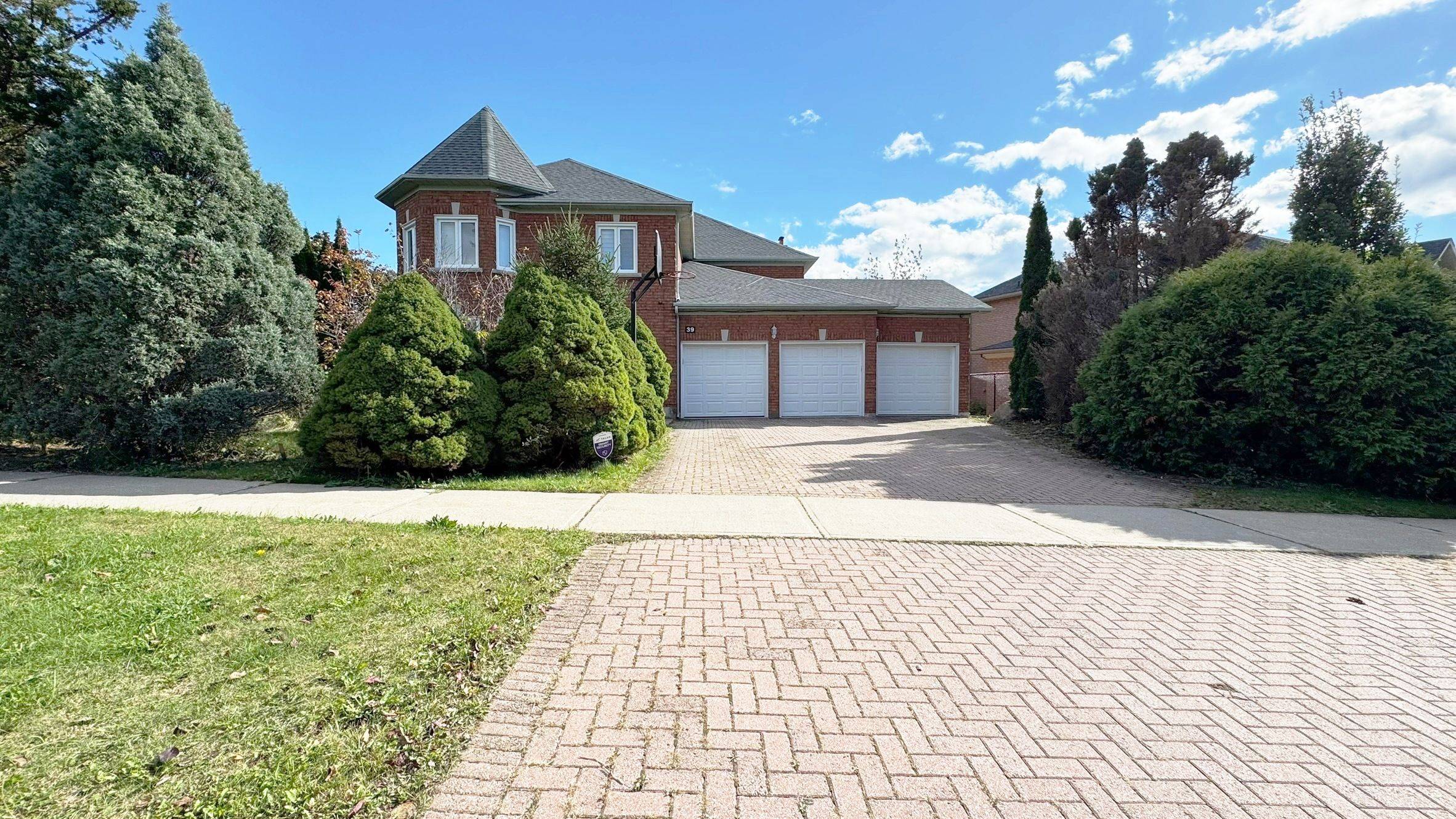 39 Alexandra Wood, Richmond Hill, ON L4B 2L1