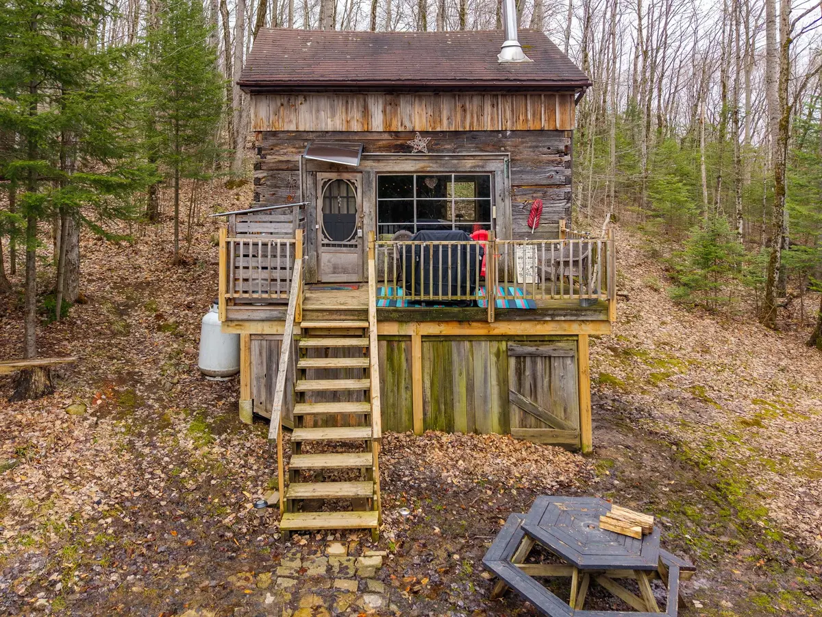 Armour, ON P0A 1L0,479 Doe Lake RD