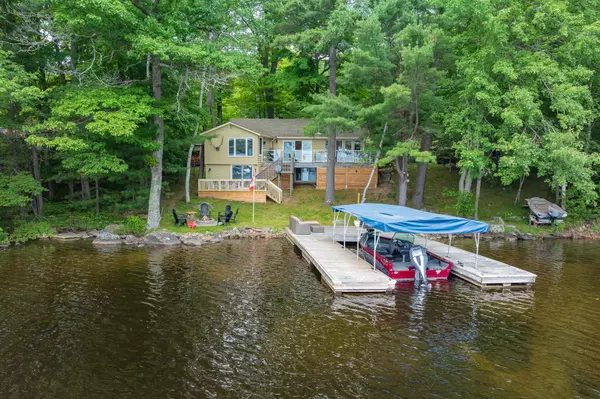 Muskoka Lakes, ON P0B 1J0,1516 Mortimers Pt RD