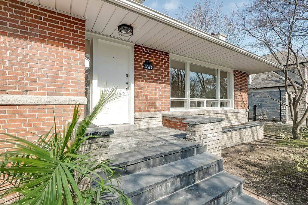 Oakville, ON L6J 2G5,2063 Glenforest CRES