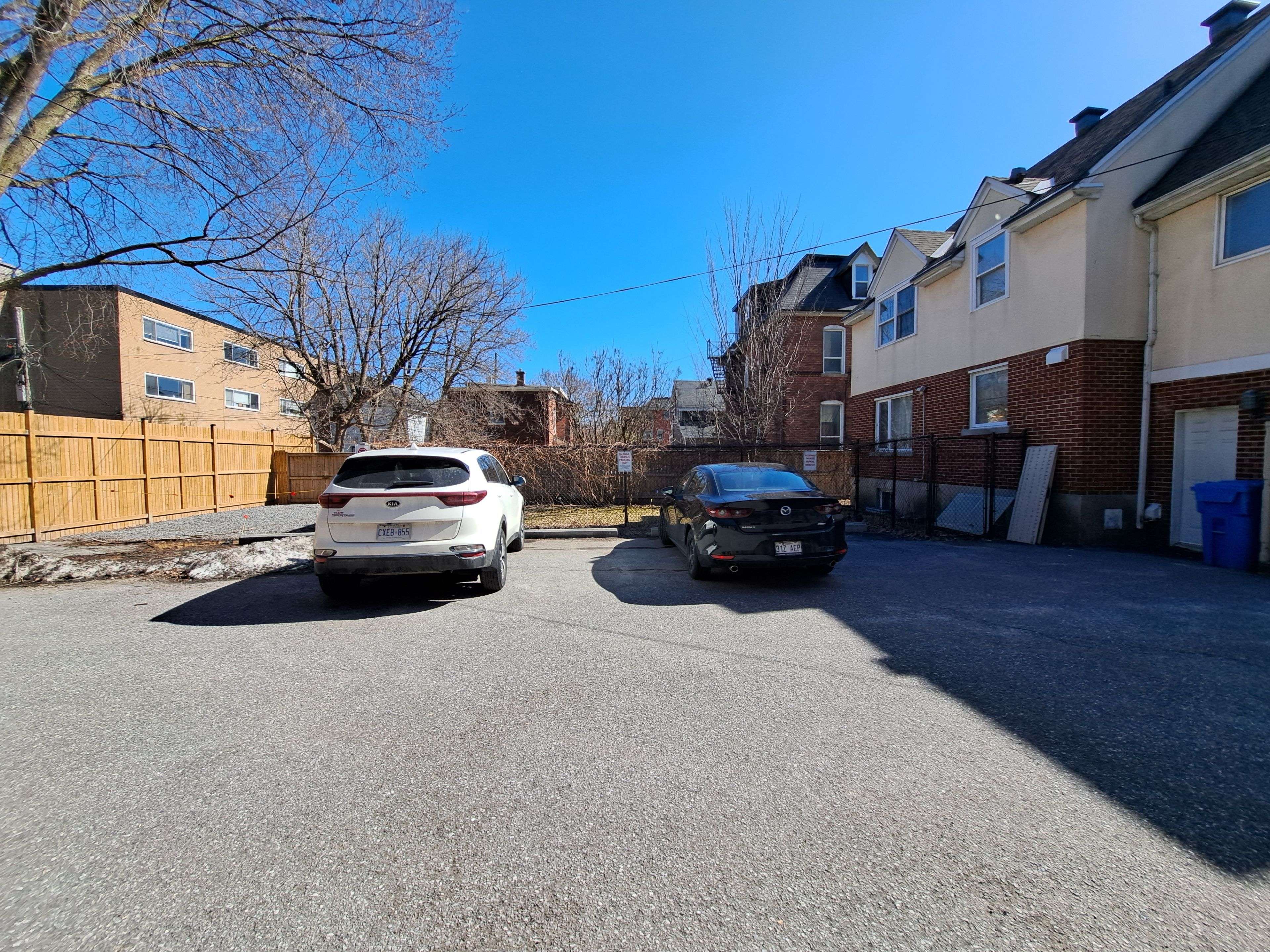 Ottawa Centre, ON K1R 6H6,251 Bronson AVE