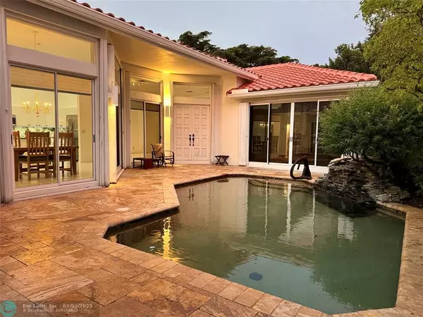 1161 W Bel Aire Dr, Pembroke Pines, FL 33027