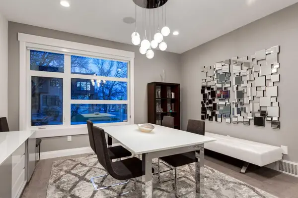 3524 7 AVE NW, Calgary, AB T2N 1B5