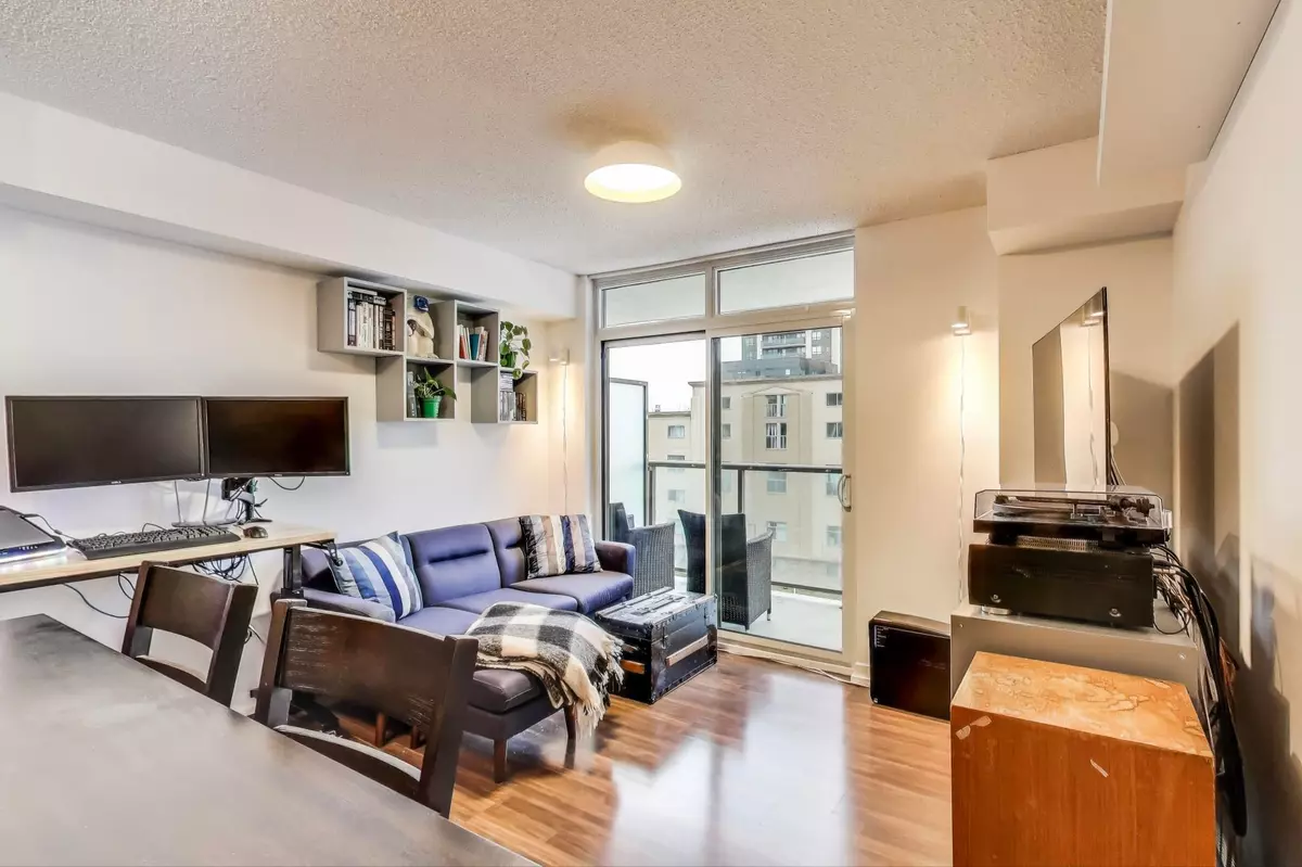 Toronto W02, ON M6H 4K6,816 Lansdowne AVE #406