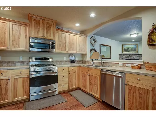 Bend, OR 97702,61163 DAYSPRING DR
