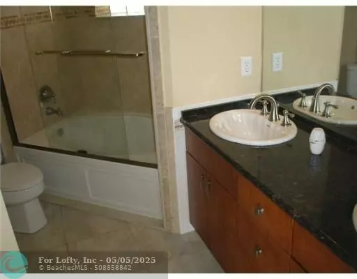 North Miami Beach, FL 33160,3215 NE 184th St #14403