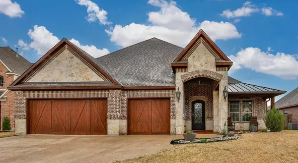 719 La Paloma Road,  Sanger,  TX 76266