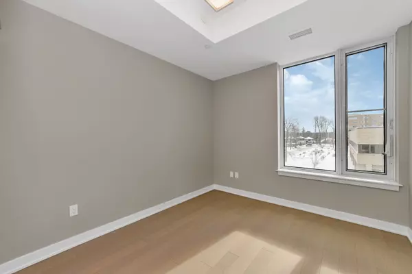 Glebe - Ottawa East And Area, ON K1S 5Y1,360 Deschatelets AVE #306