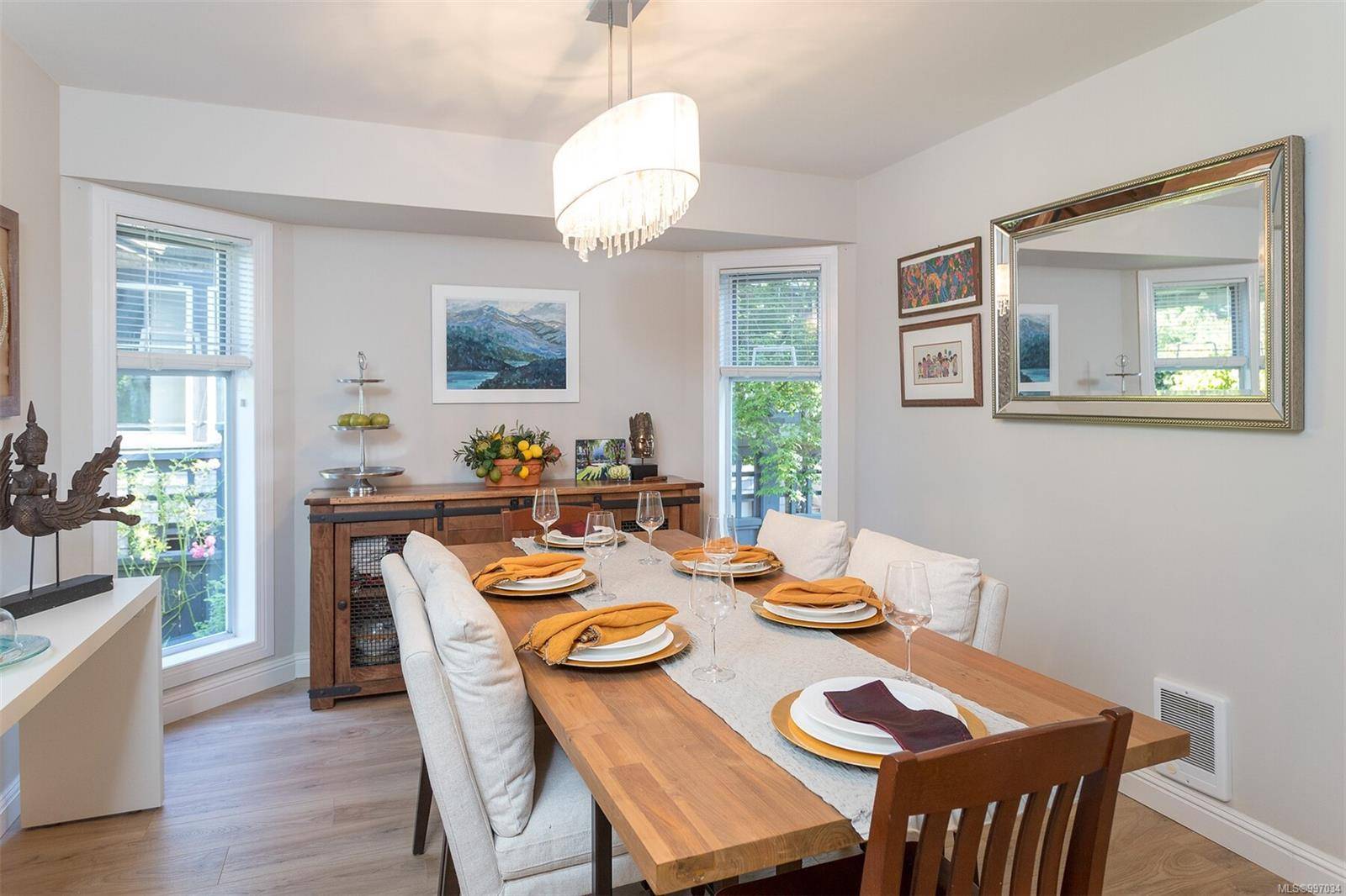 Oak Bay, BC V8S 4R7,1251 Roslyn Rd