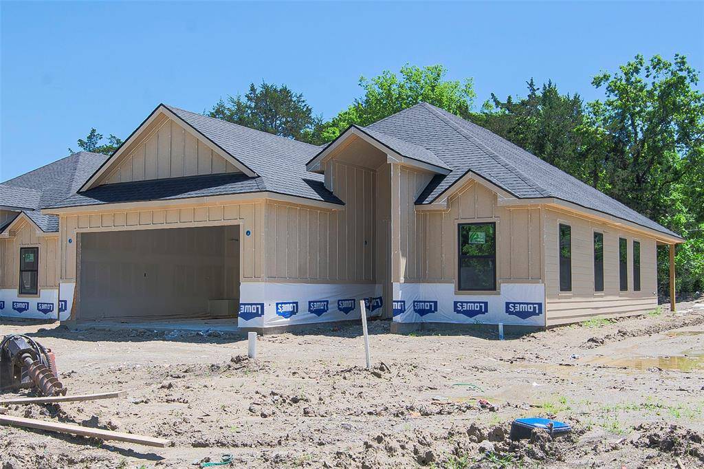 Whitewright, TX 75491,207 W Elm Street