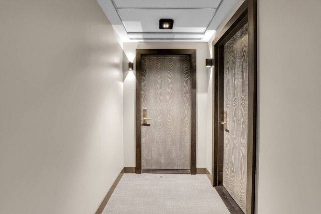 Ottawa Centre, ON K1R 0B3,428 Sparks ST S #706