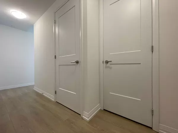 Toronto C10, ON M4S 0E3,25 Holly ST #2007