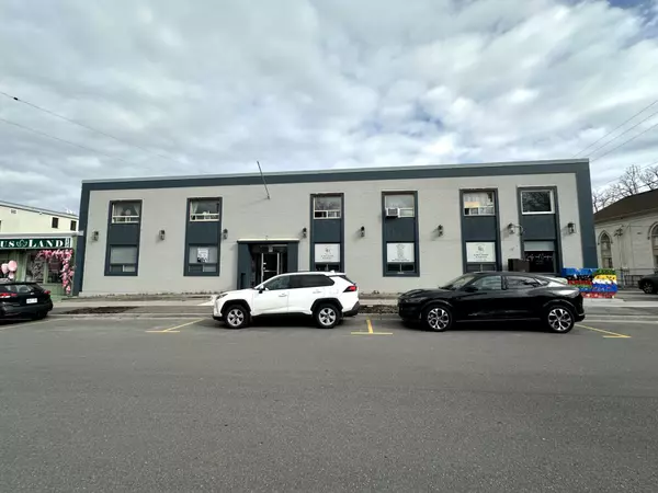 10 Mosley ST #7, Aurora, ON L4G 1G6