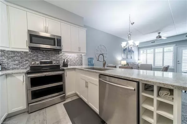 Niagara Falls, ON L2E 0B4,4644 Pettit AVE #102
