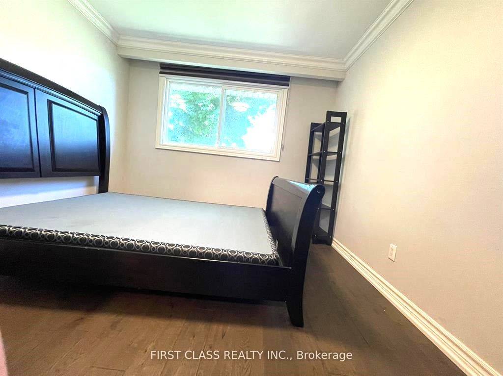 Toronto C14, ON M2M 2R6,24 Greenyards DR #Upper