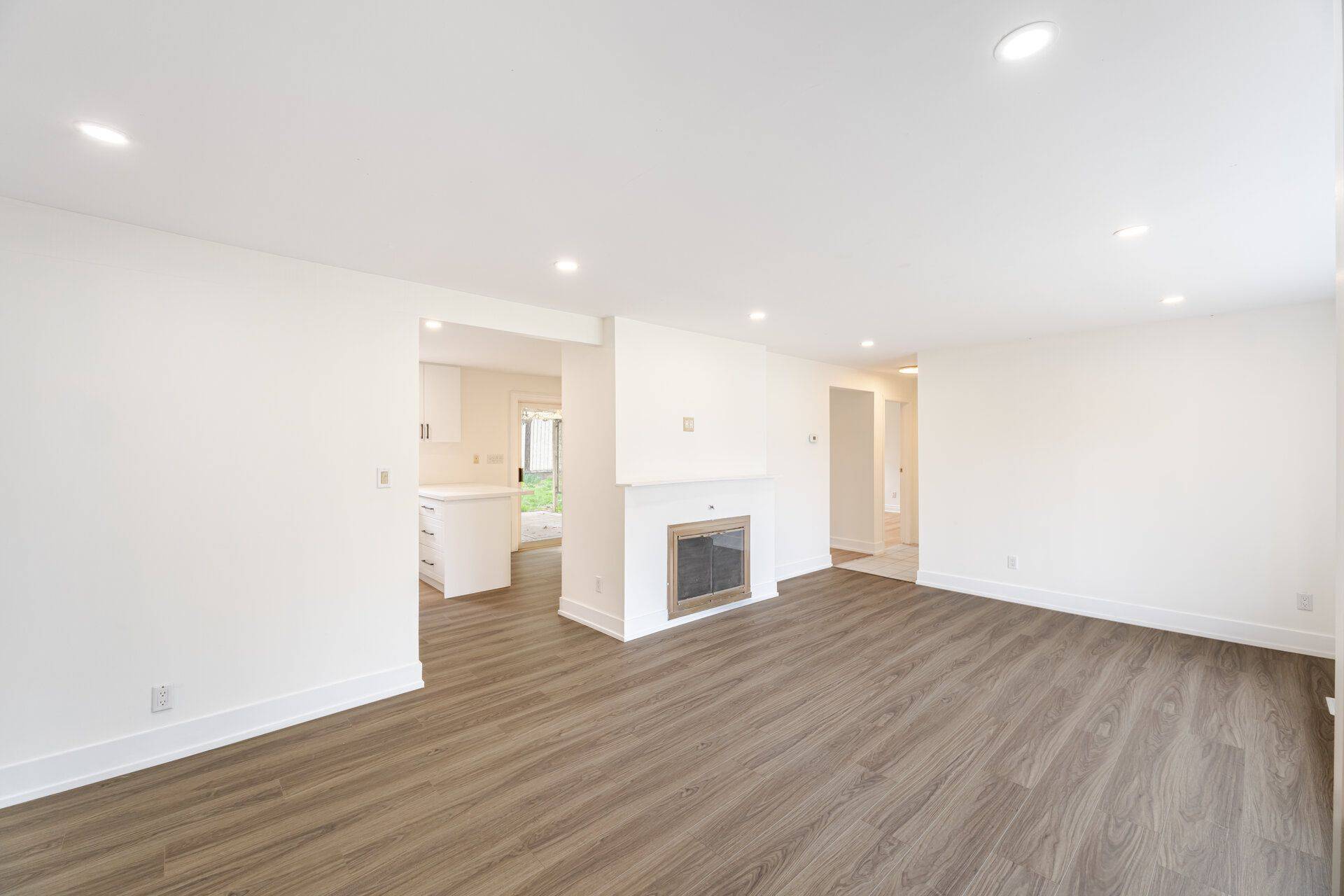 Mississauga, ON L5C 2R1,2561 Mindemoya RD
