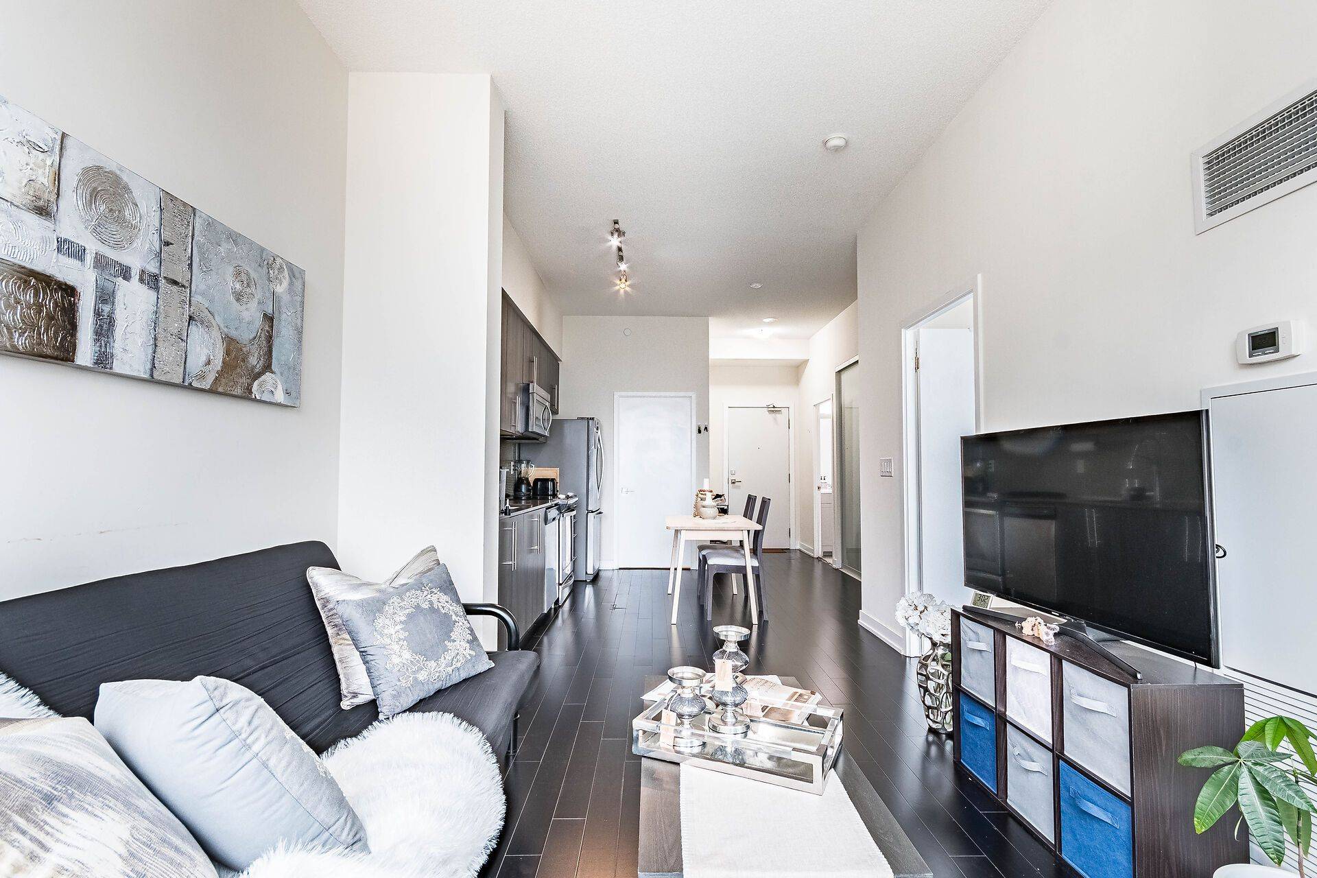 Mississauga, ON L5B 0J7,4011 Brickstone Mews #516