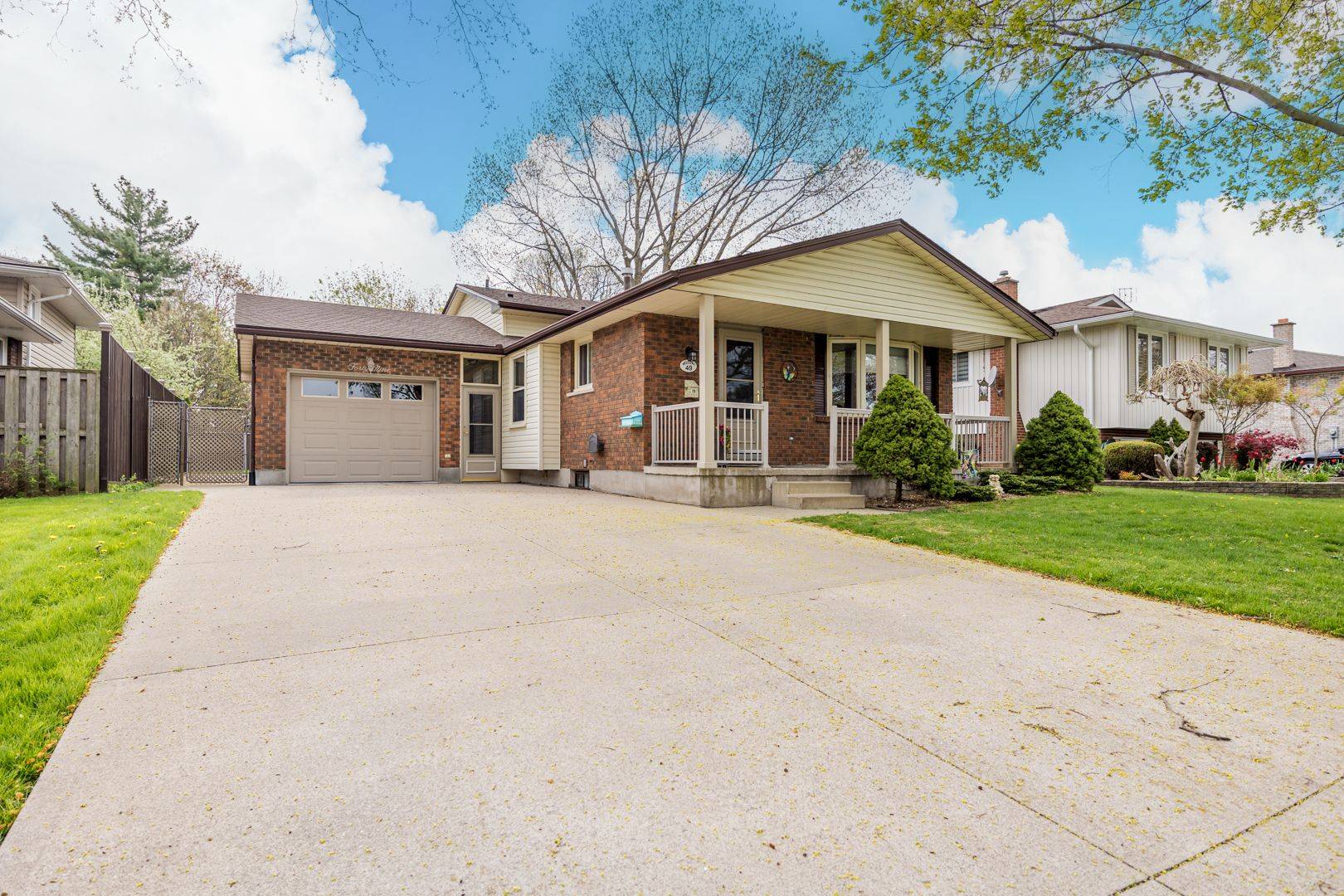 St. Catharines, ON L2M 6Y6,49 Rochelle DR N