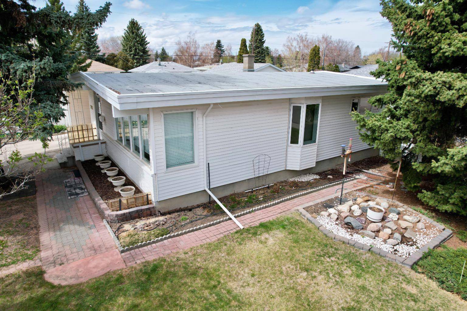 Lethbridge, AB T1K0M5,2925 11A AVE S