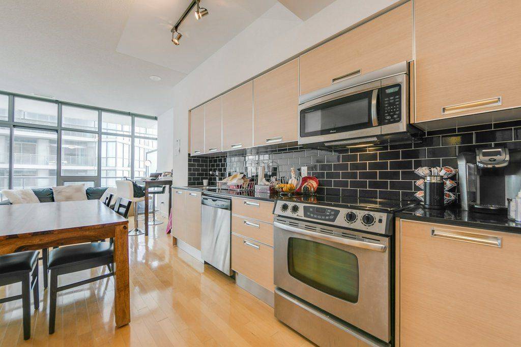 Toronto C08, ON M4Y 0A2,33 Charles ST E #3501