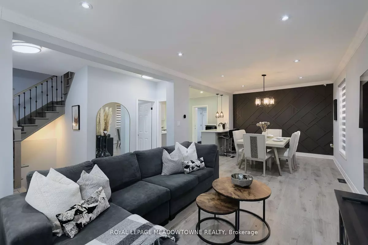 Oshawa, ON L1H 1K3,260 Athol ST E