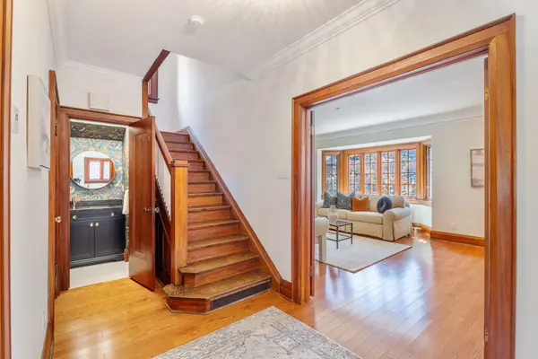 Toronto C09, ON M4T 1G1,122 Garfield AVE