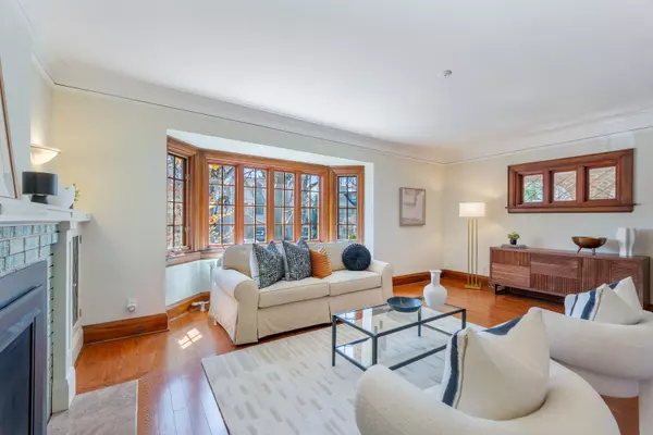 Toronto C09, ON M4T 1G1,122 Garfield AVE