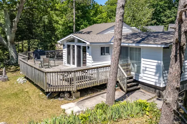 Tiny, ON L9M 0H3,8 NASSAU CT