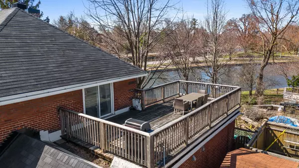 Glebe - Ottawa East And Area, ON K1S 3N3,380 Queen Elizabeth PL