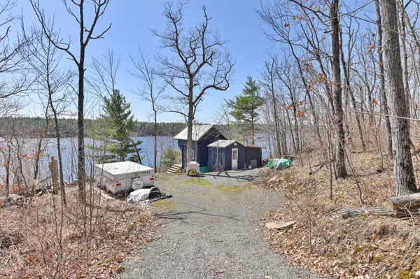 Central Frontenac, ON K0H 1B0,1117 Beaver Creek LN