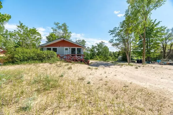 Lambton Shores, ON N0M 2L0,7403 SANDERSON RD