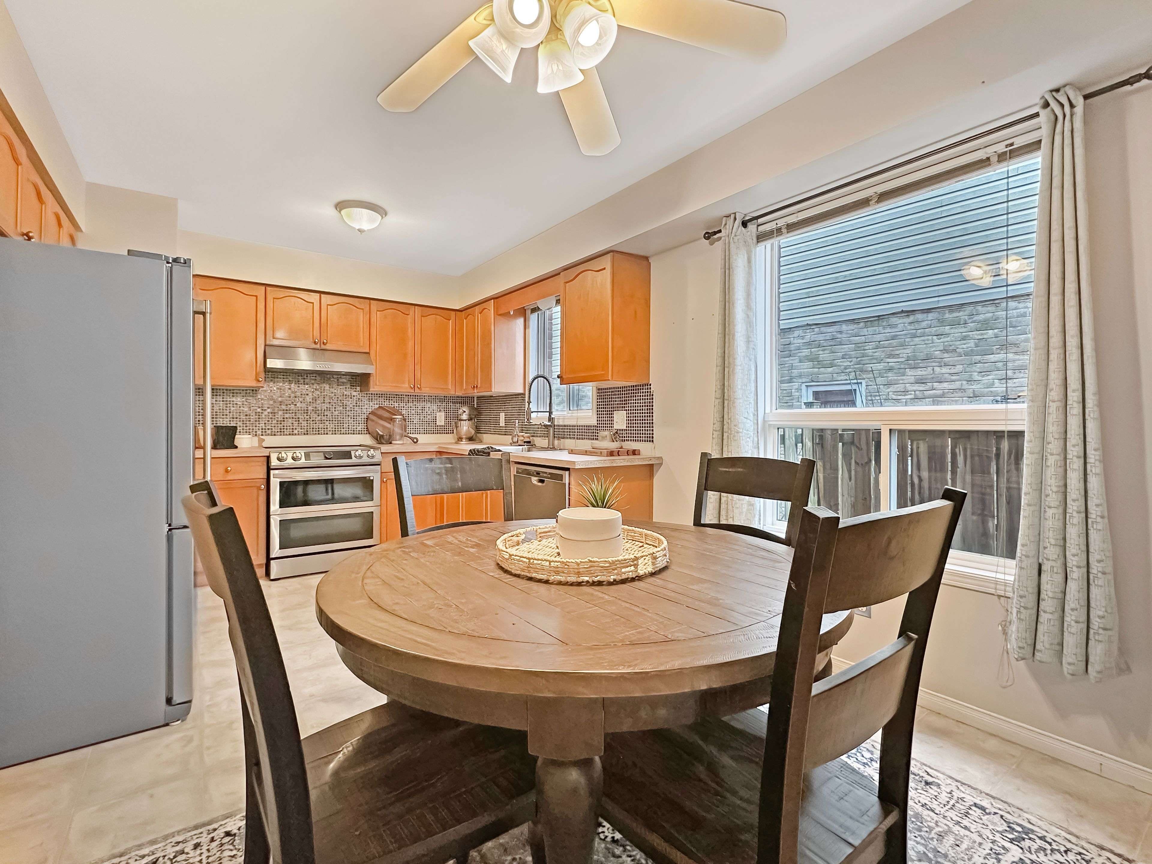 London North, ON N5X 4G8,880 Marigold ST
