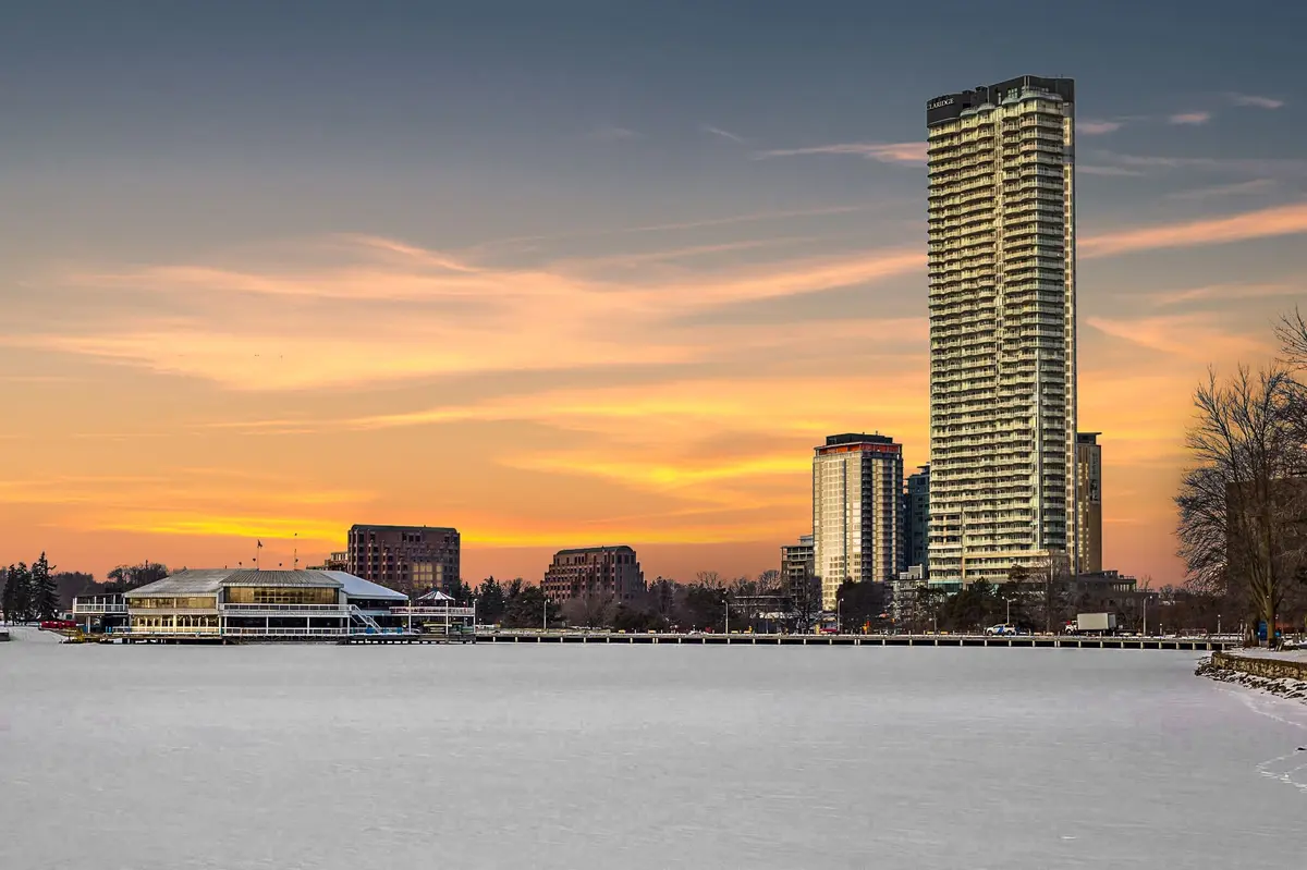 Dows Lake - Civic Hospital And Area, ON K1S 5W9,805 Carling AVE #4007