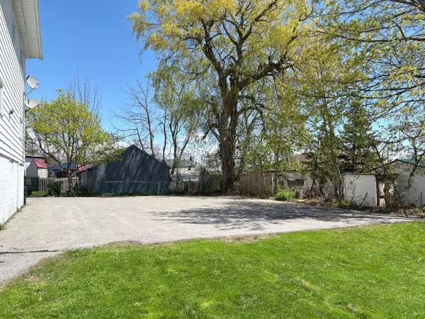 Quinte West, ON K8V 3R7,263 Dundas ST W