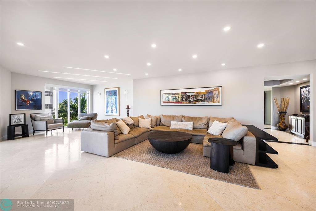 Fort Lauderdale, FL 33301,1760 E Las Olas Blvd  #300