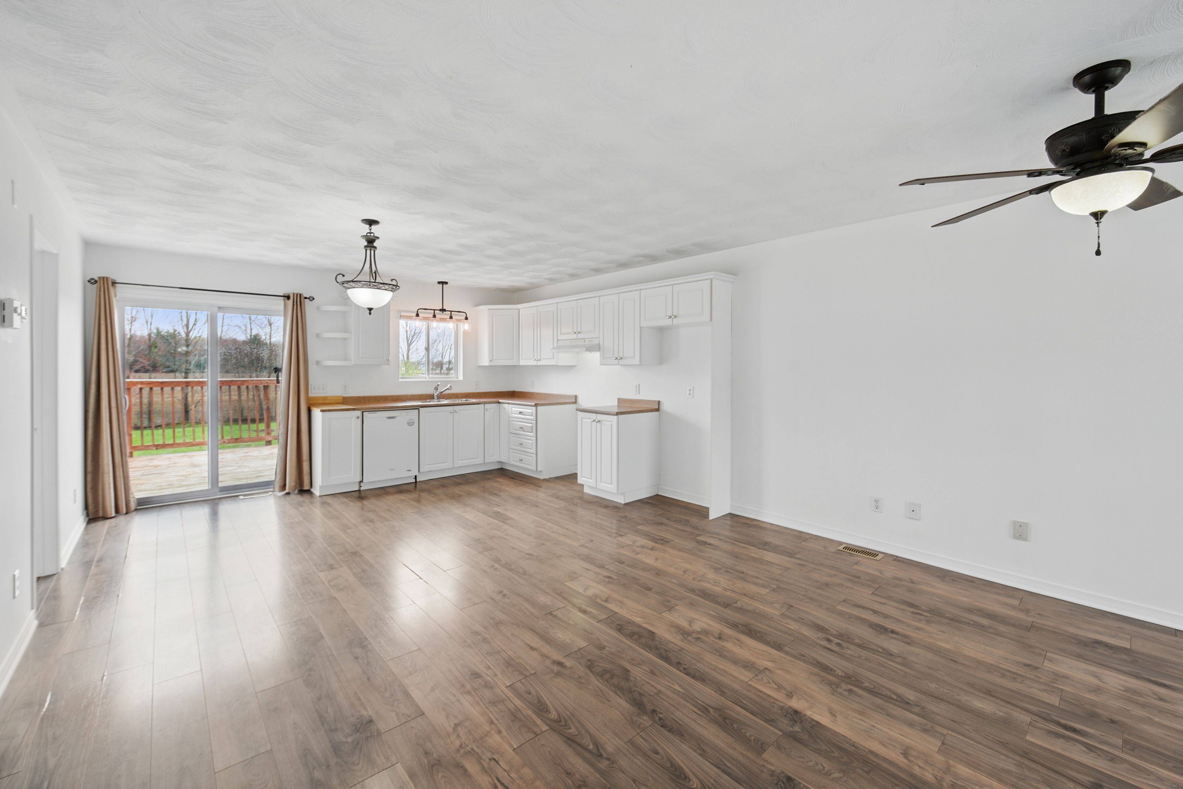 Alfred And Plantagenet, ON K0B 1A0,541B Devista BLVD #B