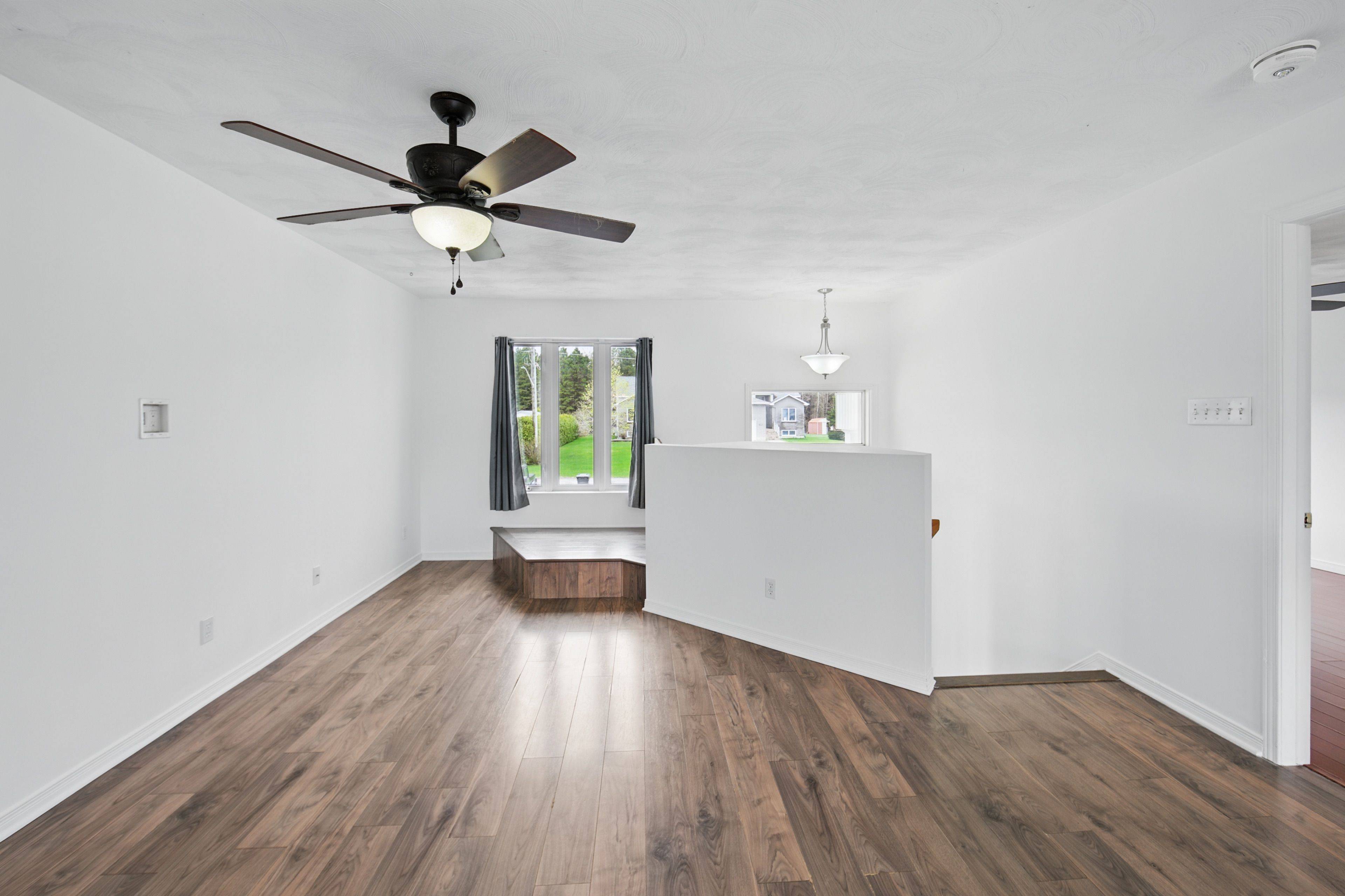 Alfred And Plantagenet, ON K0B 1A0,541B Devista BLVD #B
