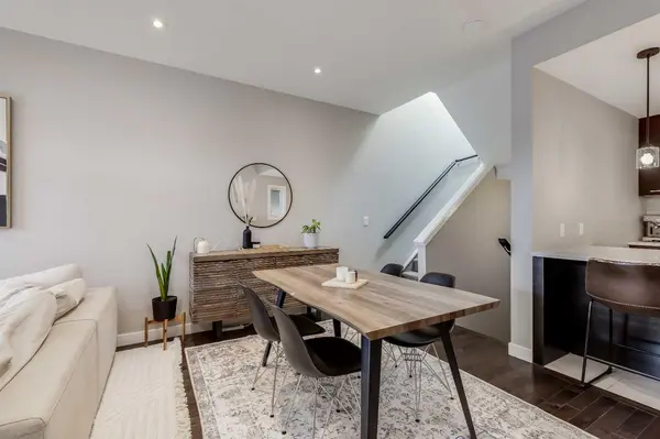 2426 24A ST SW #2, Calgary, AB T3E 1W1